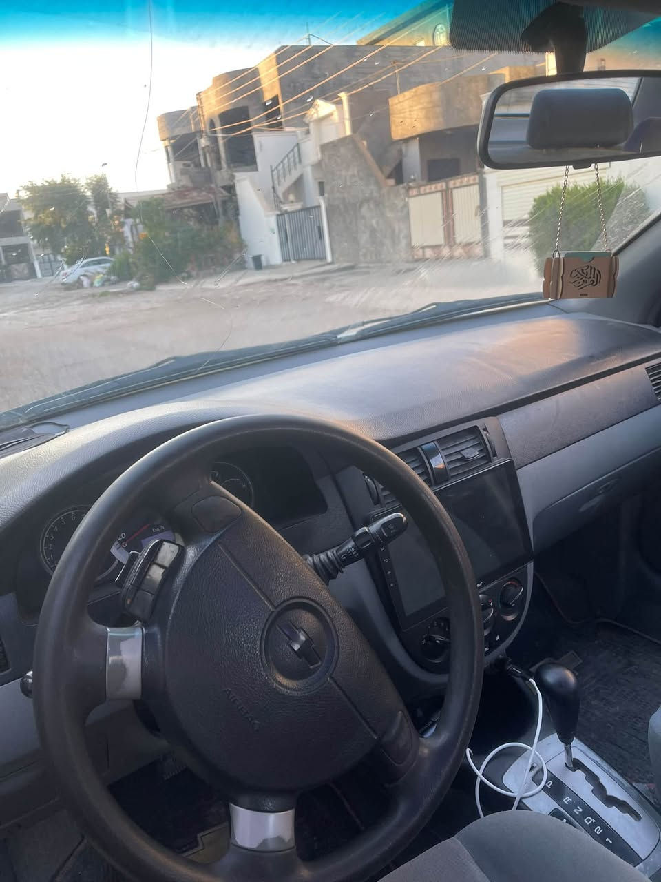 اوبترا اوتوماتيك ٢٠١٠
تخم تايرات جديد 
كيرو محرك بشرط
سيارة نظيفة مايحتاج مصروف
صفحة سكن مع بونيد صبغ يعني ٥ قطع بدون ضربة و حادث فقط دوسة بيها معجون شوية
رقم سليمانية سنوية صارلة ٥ شهر ساقط تحويل ثاني يوم 
مكان سيارة كلار 
سعرها ٦٥و بيها مجال 
***********
