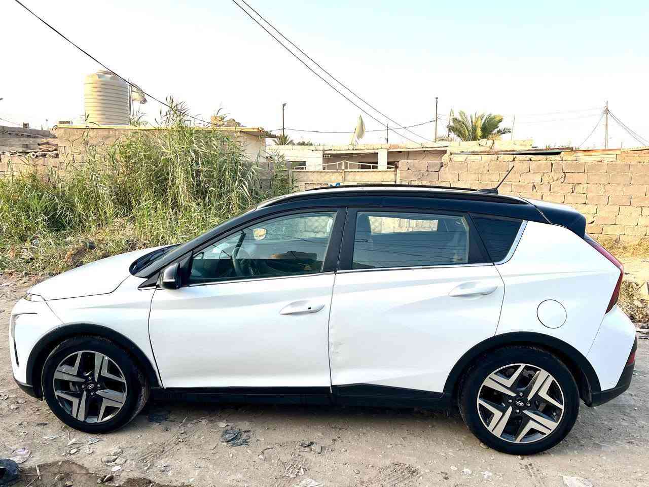 بايون هونداي موديل 2023 رقم واسط خليجيه ضربتها باب سايق وشويه بالجاملغ الامامي سياره نضيفه وخير من الله تبريد تدفئه سياره ما متعوبه 3 سرندر مكينه 1500 سنويه لل 2031 تايرات جدد مكلف بالنشر مكان السياره واسط كوت الاستفسار على الرقم ***********
