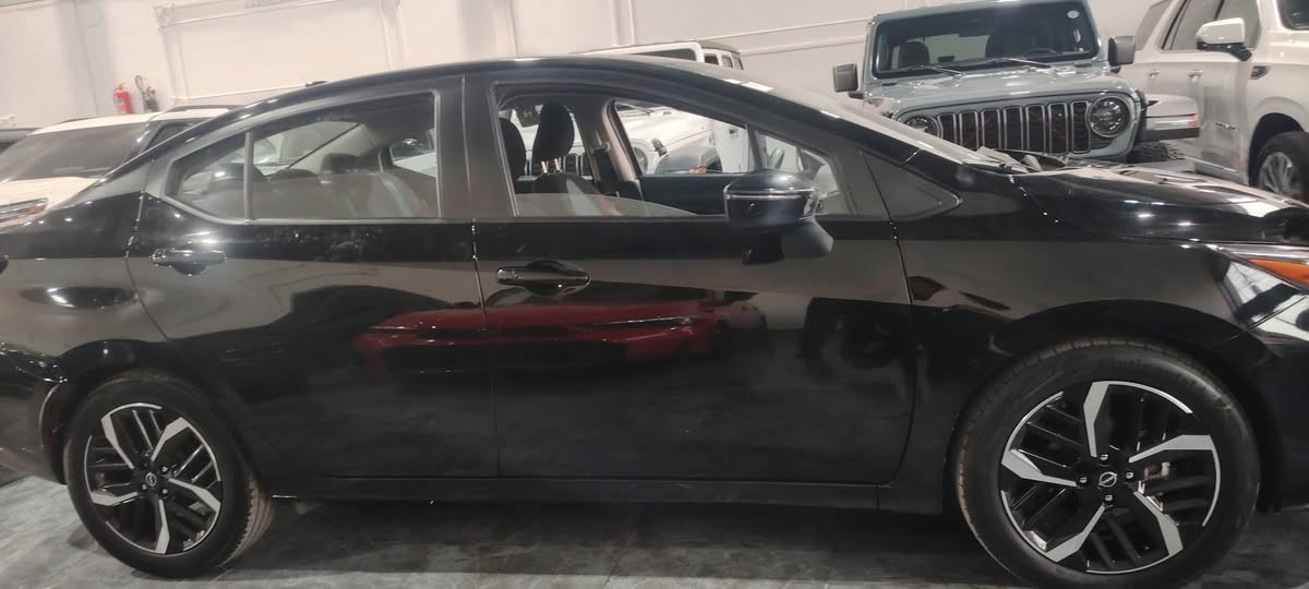 نيسان فيرسا بدون صبغ بدون دعم 
كامل مواصفات sr
حتى شحن وارليس

ماشية 25

سعر 126 مجال قليل

سيارة بالدهوك رقم كاتي

***********
