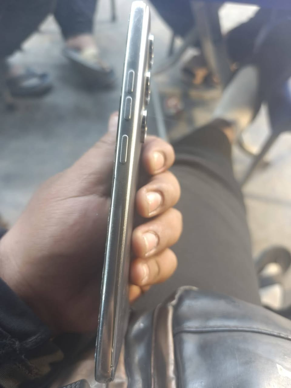 يسلام عليكم جهاز تكنو كومون 40 TECNO CAMON 40 ذاكره 256  ضربه بس بضهر جهاز نضيف مثل مابين بصوره مروس حسب القناعه عنون بغداد تقاطع النهروان *********** وتساب تصال موجود

