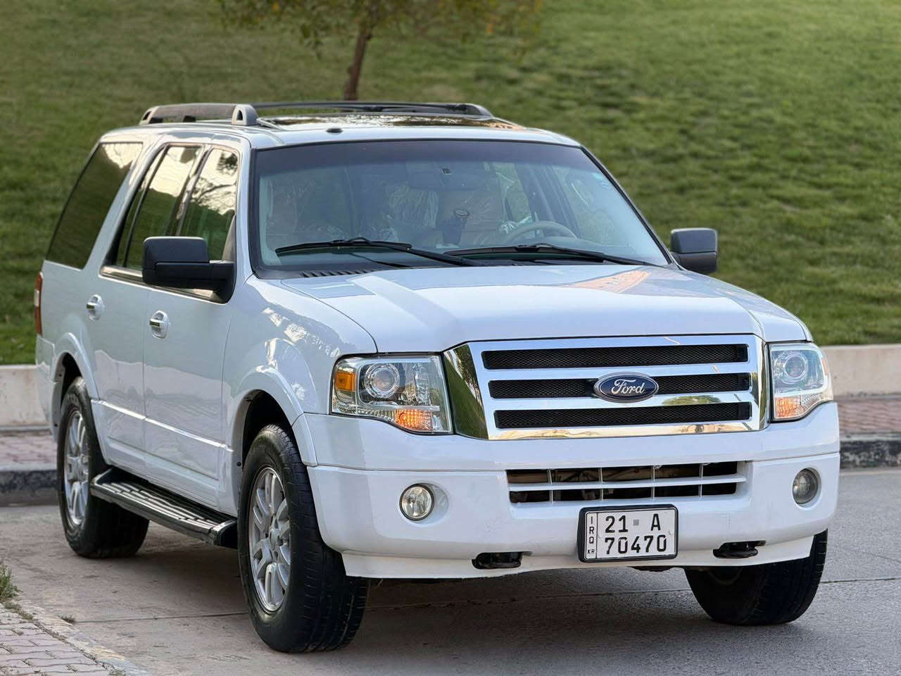 FORD EXPEDITION 2011 

سعری ١٢٨ گەڵاو معامەلە
سەیارەکە سفری ئێرەیە 

فول فول مواسەفات 
سڵایت 
کۆدی درگا 
کوشن کارەبا 
سوکان ڤۆلیۆم 
تەحدید سورعە 
پایدەر کارەبایی 
ناو زەرد 
دەبڵ ئەکسل  
لایت زینۆن و عەدەسە 
تەبرید مەرکەزی 
٣ ڕیز کوشن 
حاسە 

سەیارەکە سیستەمی غازی لەگەڵە 

سەیارەکە تەنها پارچە و نیوێکی بۆیاخە 
بێ ناوگرتن بێ ئیرباگ 
گێڕ و مەکینە و کارەباییات هەمووی بە شەرت 
سەنەوی و ڕەقەم تازەیە
 
سەیارەکە لە سلێمانیە

ژمارەی موبایل *********** السليمانية, العراق
