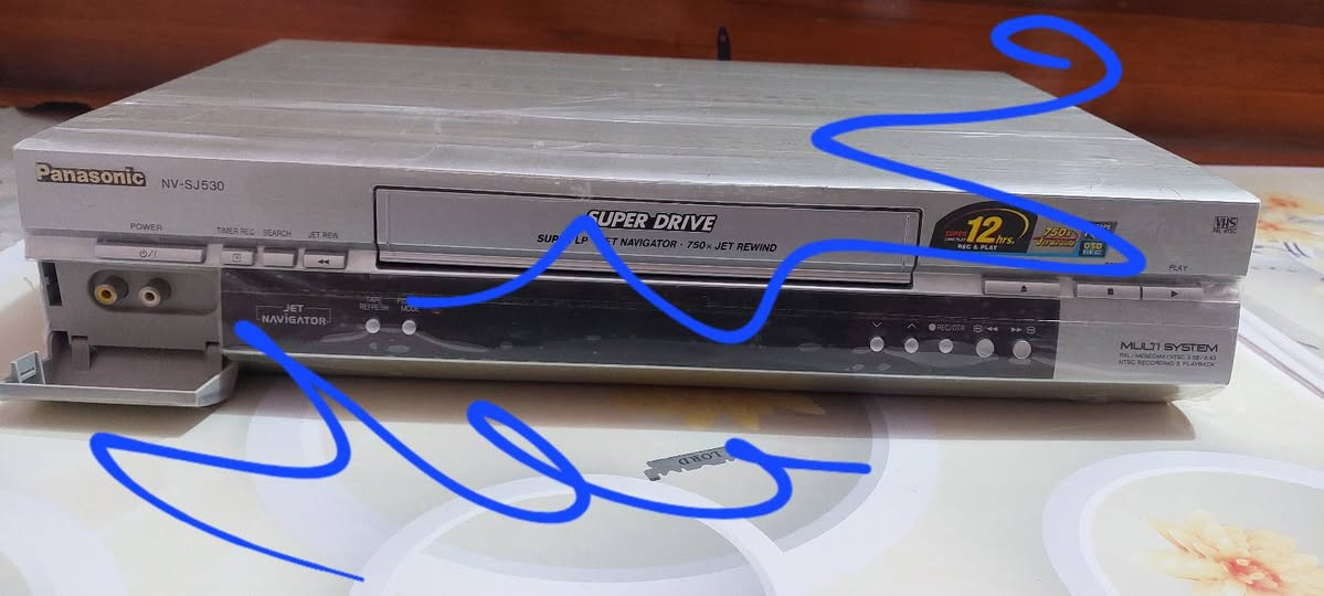 من النوادر
للبيع 
جهاز فديو VHS كاسيت كبير بانسونيك ( Panasonic Super Drive )
  4 هيد  جديد جدا نظافه 100% 
نقص كارتون وريمونت و 1000 عافيه الل ب ي ك و ن 
من نصيبه 
سعر الجهاز (  ع الخاص ) 
خدمه توصيل لكل المحافظات في العراق 🇮🇶 ودول الخارج 
مع شركه الأمين للتوصيل السريع .
للاستفسار اكثر مصور الشباب ميسان شارع المرور القديم حي المعلمين . ***********
***********   إتصال واتساب تلكرام محمدمعله
