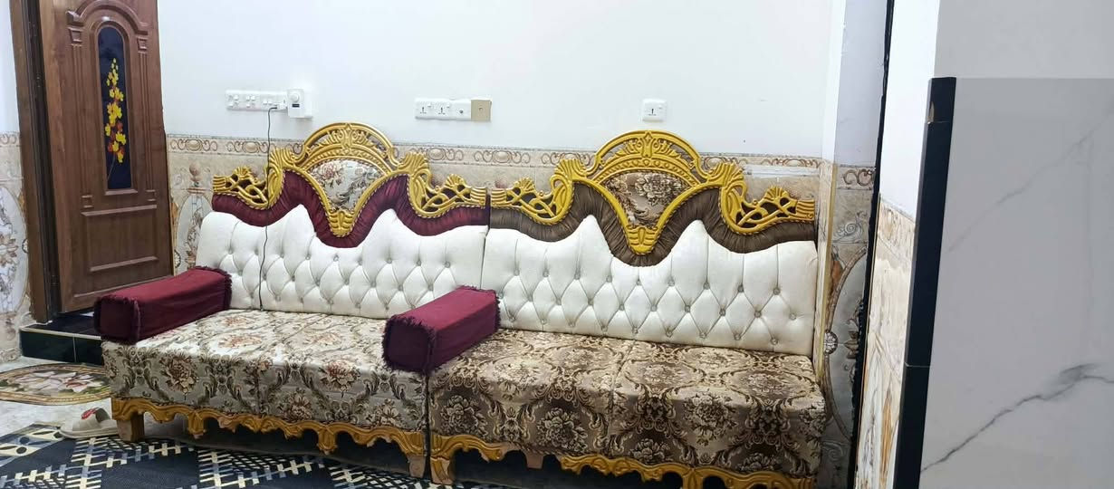 تخم نظيف للبيع خمس مقاعد ماروني و٧ مقاعد جوزي
عنوان فلوجه حي نزال 
السعر ٥٠٠ وبي مجال 
رقم الهاتف لشراي ***********
@إشارة 
إشارة الأصدقاء
