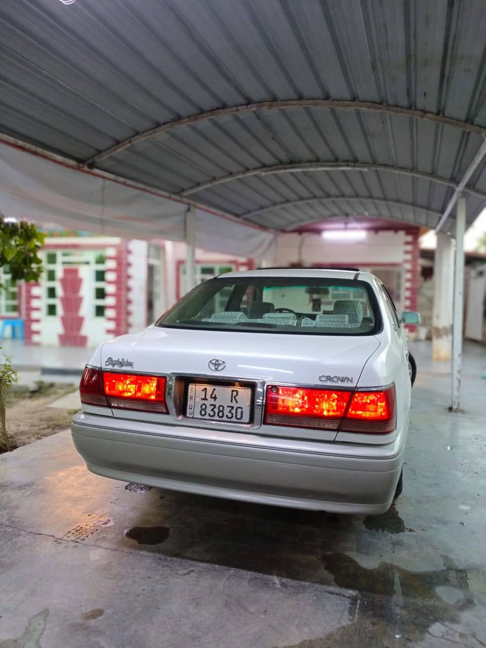 سلام عليكم  ملكه للبيع موديل 2000السياره جاهزه ونضيفه مال جناي محرك ديفور الجبير كرستال 3دكم السياره بسمي رقم انكليزي ثاني يوم احولك التصال على هاذا رقم ***********
