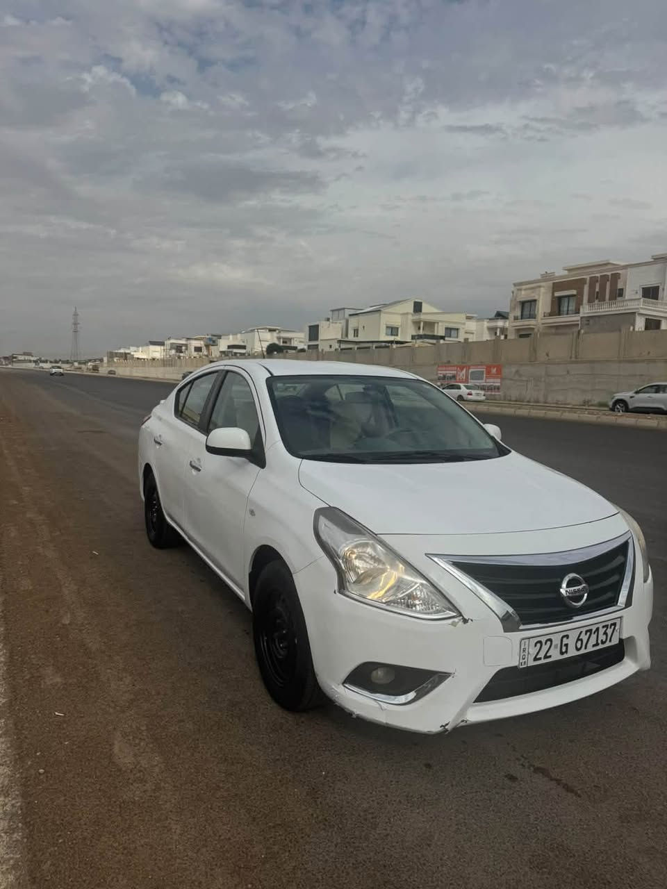نيسان صني • ماكو تفاصيل • سيارة