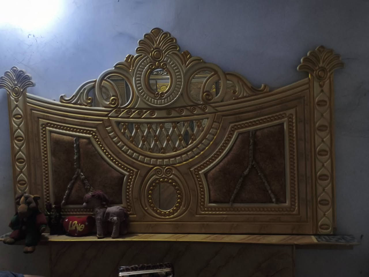 سلام عليكم اخون غرفت اخشاب ماليزي استخدام 8اشهر 6قطع السعر 500او بيه شويه مجال الشراي هاذه رقمي ***********
