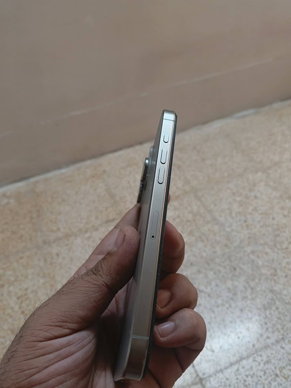 ايفون 15برو ماكس 256 تك
مبدل بطاريه وشاشه وضهر فيس ايدي شغال الشاشه حيل حلوه
السعر 600 الف ***********

