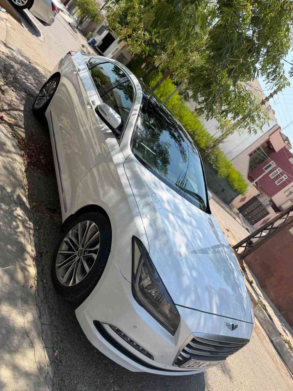 🚗 للبيع: جينيسيس G80 موديل 2015
 المواصفات: خليجي، المواصفات المعروفة 
الحالة الميكانيكية: الكير والمحرك شرط، بحالة ممتازة جداً ولم يتم فتحهما نهائياً.
 البدنة (الهيكل): خالية من الصبغ تماماً، فقط تعديل بارد في أماكن قليلة جداً بدون أي صبغ.
 السنوية والهزة: سنوية جديدة، وهزّة جديدة وجاهزة للتحويل.
 الملكية: السيارة باسمي مباشرة، صارلها 4 سنوات عندي، والحمد لله ما تحتاج إلا بنزين وتهن (صيانة دورية).
رقم اربيل
 السعر: 185 ورقة ($18,500) وقابلة للتفاوض بشيء معقول.
 التواجد (العنوان): كركوك.
 رقم الهاتف: *********** مايعجبك اعبر منشور بصلاة على محمد وال محمد كركوك, العراق
