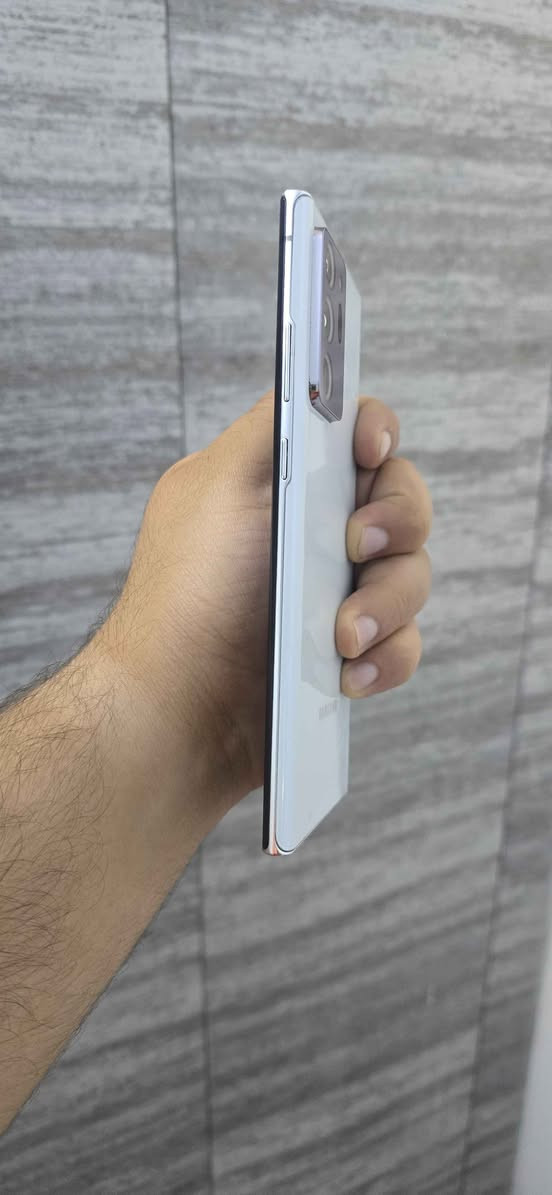 فخامة النوت وقوة التصوير بجهاز واحد 🔥📱
Samsung Galaxy Note 20 Ultra 5G

جهاز يجمع الشاشة الكبيرة، الكاميرات القوية وقلم سامسونج المميز ✨

💾 ذاكرة 256GB ورام 12GB
📱 شاشة 6.9 إنچ Dynamic AMOLED 2X بتردد يصل إلى 120Hz
📸 كاميرات خلفية 108 + 12 + 12 ميغابكسل، وأمامية 10 ميغابكسل
🔭 تقريب بصري 5x ورقمي يوصل إلى 50x
🎥 تصوير فيديو بدقة 8K
🖊️ قلم S Pen للكتابة والرسم والتحكم
🔓 بصمة مدمجة داخل الشاشة
🔋 بطارية 4500mAh وشحن سريع 25W، مع دعم الشحن اللاسلكي
📶 يدعم شبكات 5G وشريحتين

💰 السعر: ٣٥٠ ألف دينار عراقي
🚚 متوفر توصيل لكل محافظات العراق
📞 للحجز والاستفسار: ***********

#سامسونج #Note20Ultra #هواتف_العراق Colombo, Sri Lanka
