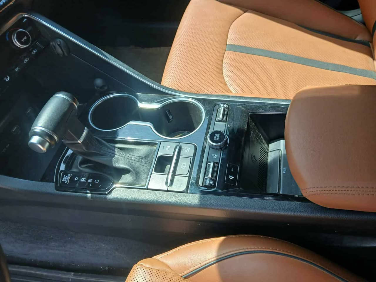 سلام عليكم
من رخصة صاحب حساب لبيع 
K5 GT 2500T 
فول كامرات فول تزويد بلادي من أمريكا مزوده 317حصان سياره رقم أربيل بسمي سعرها 215
فول تعديل 
فول فايبر كاربون داخل وخارج سياره 
إستفسار 
***********
