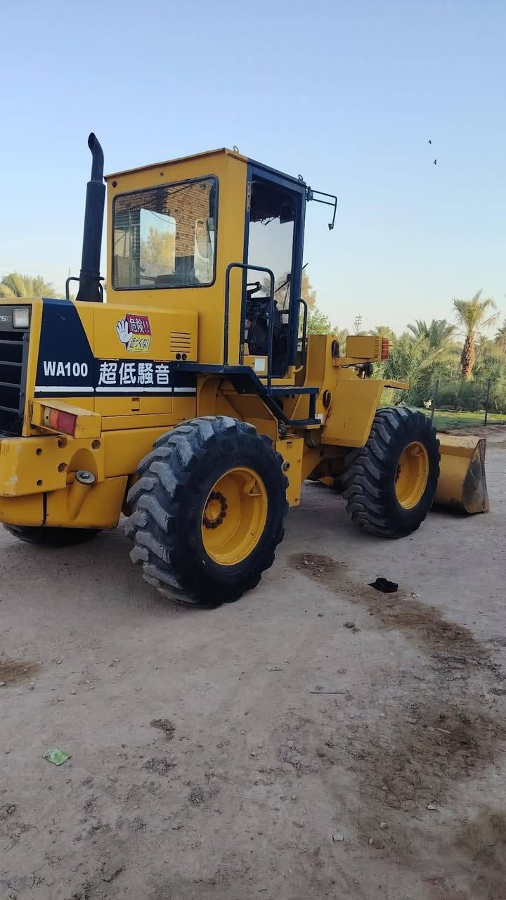 السلام عليكم
شفل كوماتسو حجم 100 مكفول كفاله عامه سته سلندر دخول جديد مكينة مشتغلة قليل 
للاتصال/***********

