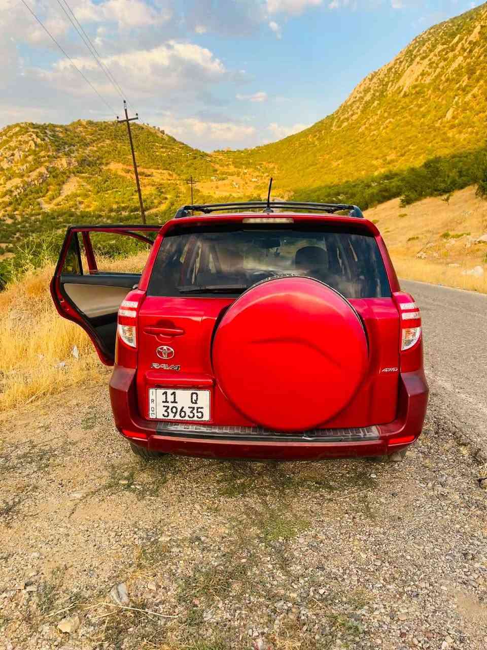 تويوتا راف فور (Toyota RAV4) موديل 2011 – للبيع
الموديل: 2011 (مواصفات أمريكية).
​الرقم: بغداد (باسمي  السيارة / ملكية مضمونة وتحويل مباشر).
​المكان: كربلاء المقدسة.
​الضرر والصبغ: حزام أثر جراد (صبغ تجميلي واقع حال بدون حوادث قوية أو دواخل).
​الحالة العامة: السيارة جاهزة من كافة النواحي، محرك ومكفولة من الأمور الأساسية والجاهزية للتحويل.
​للتواصل والاستفسار (الاتصال أو واتساب):
***********

السعر 91 وبيها مجال ❤️‍🔥
