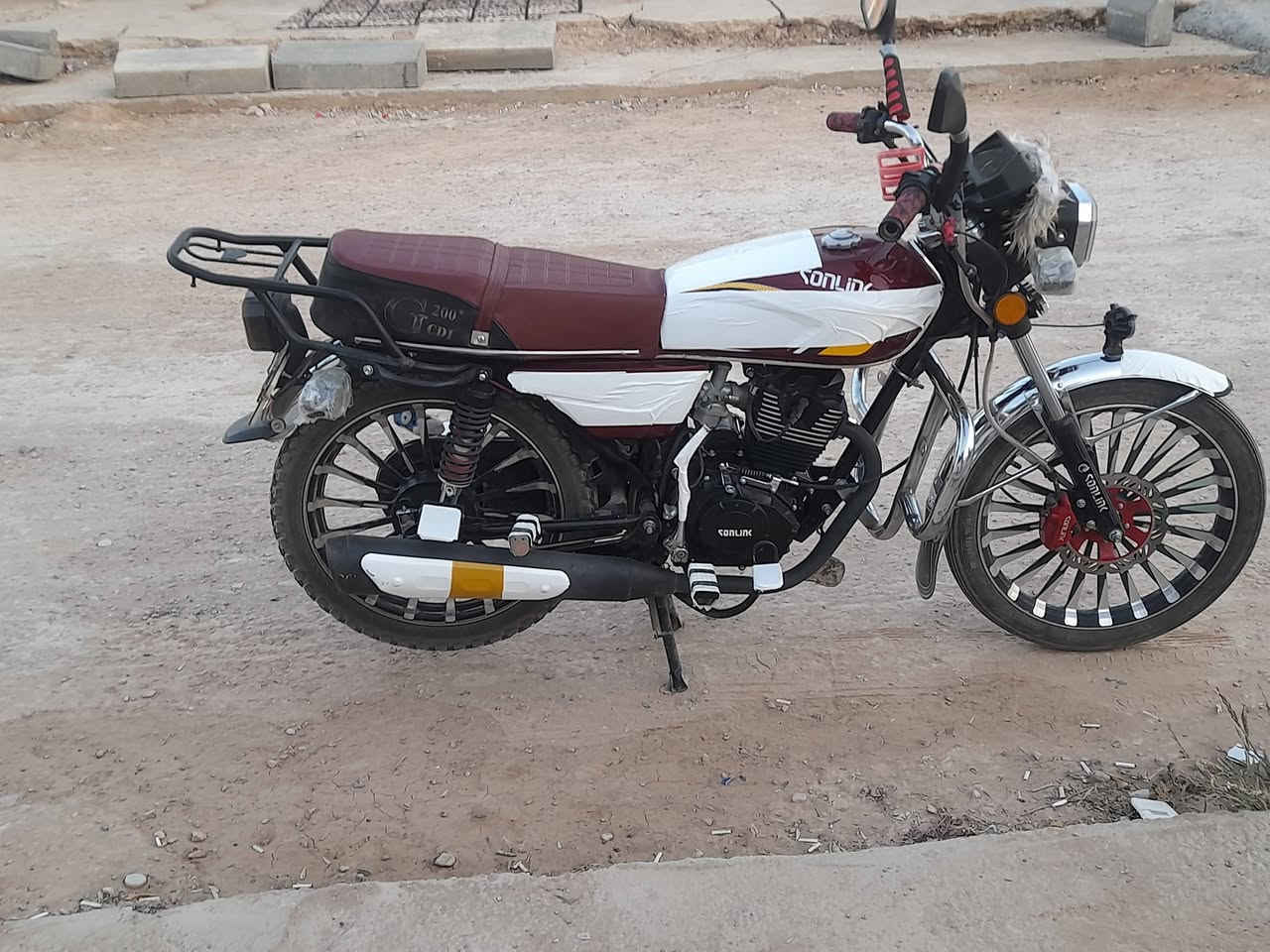 السلام عليكم
من رخصة لادمن 

موطور سولنك موديل 25محرك اسود جواكيج  الكهربايات كلهه شغاله نكره سلف السعر خاص او تواصل رقم *********** مكاني القائم العبيدي
