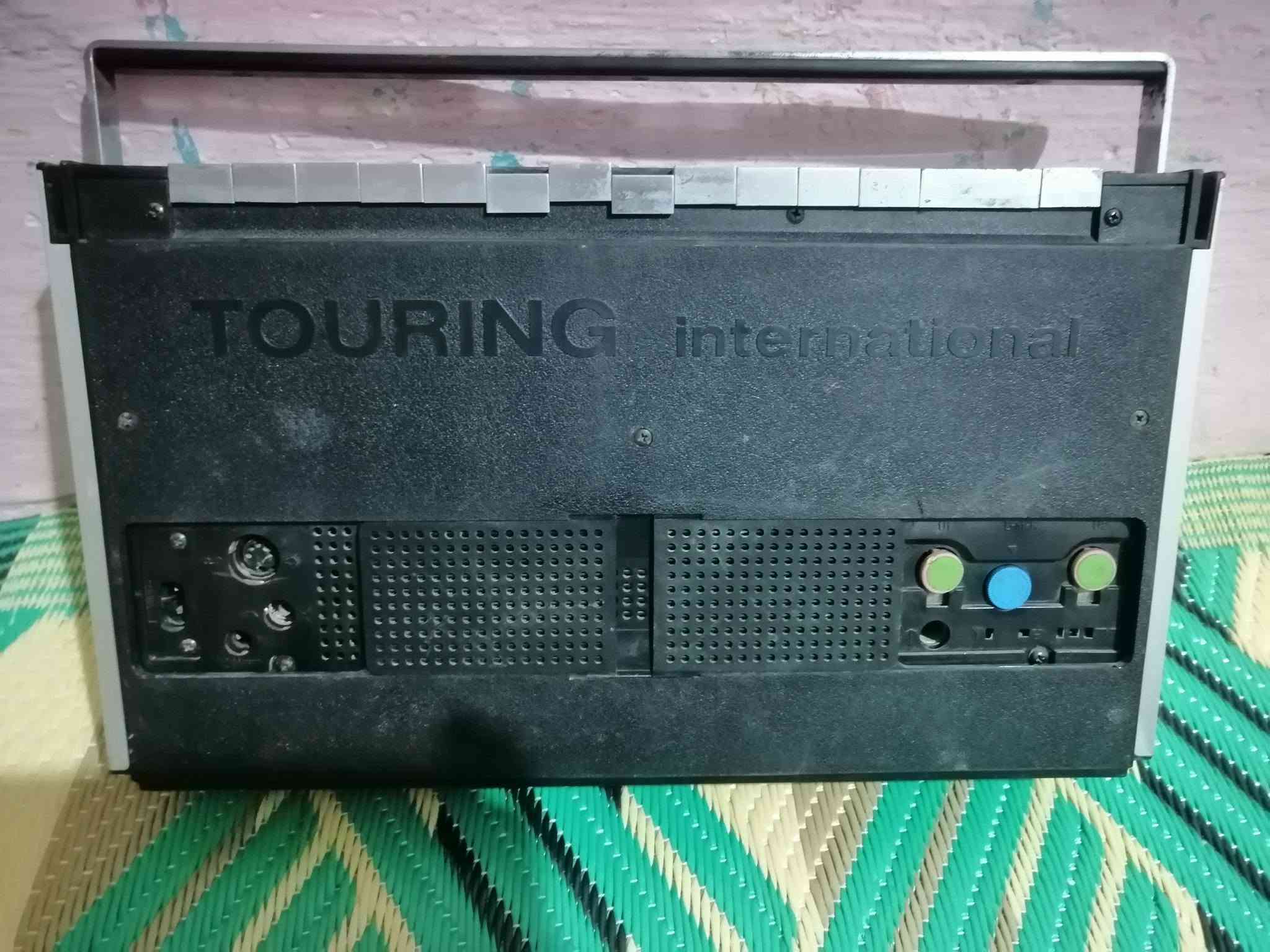 ***********
