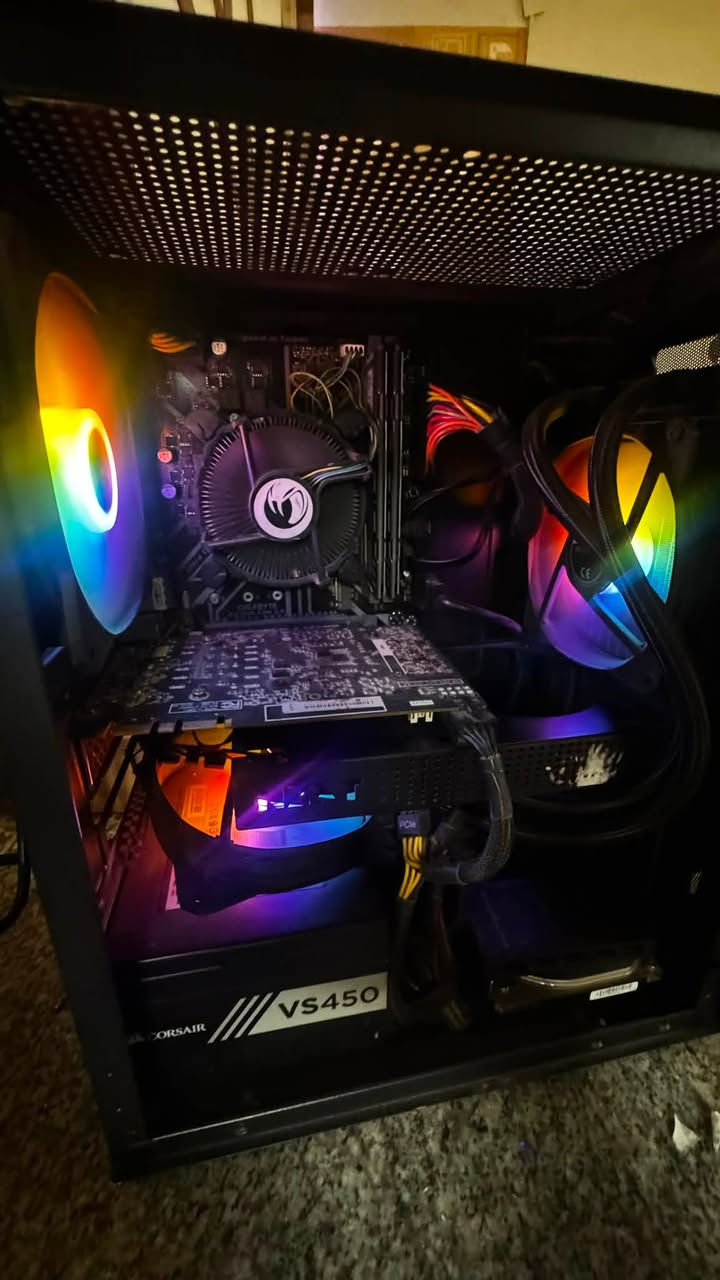 السلام عليكم pc للبيع 
المواصفات 
Intel Core i5-9400E 
16  GB ram 
NVIDIA GeForce GTX 1070 (8 GB)
تبريد مائي لكارت الشاشة الحرارة متوصل ٥٠ 
NZXT KRAKEN X53 240mm Liquid Cooler with RGB
NZXT G12 
SSD Samsung 870 EVO 500GB 
PSU crosier vs450 
الكراتين مال قطع موجودة 
السعر 550 الف 
المكان بغداد ( كرادة الزوية ) 
واتساب ***********
