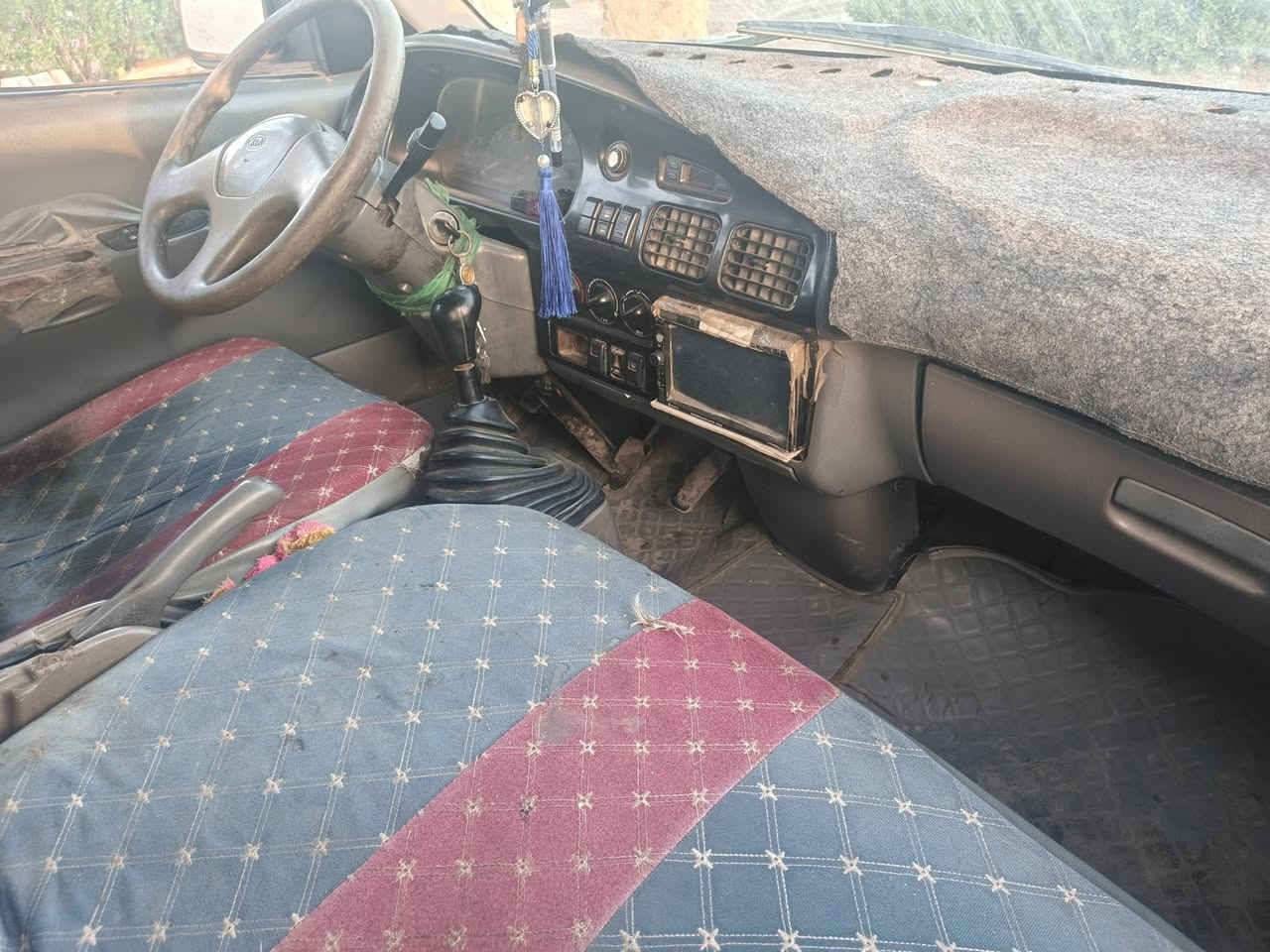 السلام كيه بريجو للبيع موديل ٩٦سنويه صاقطه صار شهرين سيارة بسمي مكينه خير من الله كير بي ونه قليله اكسن خير من الله مطلوبة مرور وهيئة الطلب حسب الاتفاق تخم تاير حداديه داخل جديد شاصي جهة العبري مصلح عوزها بور سترين سياره عوزها ترتيب سعر (٤٠) إذا غرامات وراي (٣٤) كلشي وره المشتري ***********

