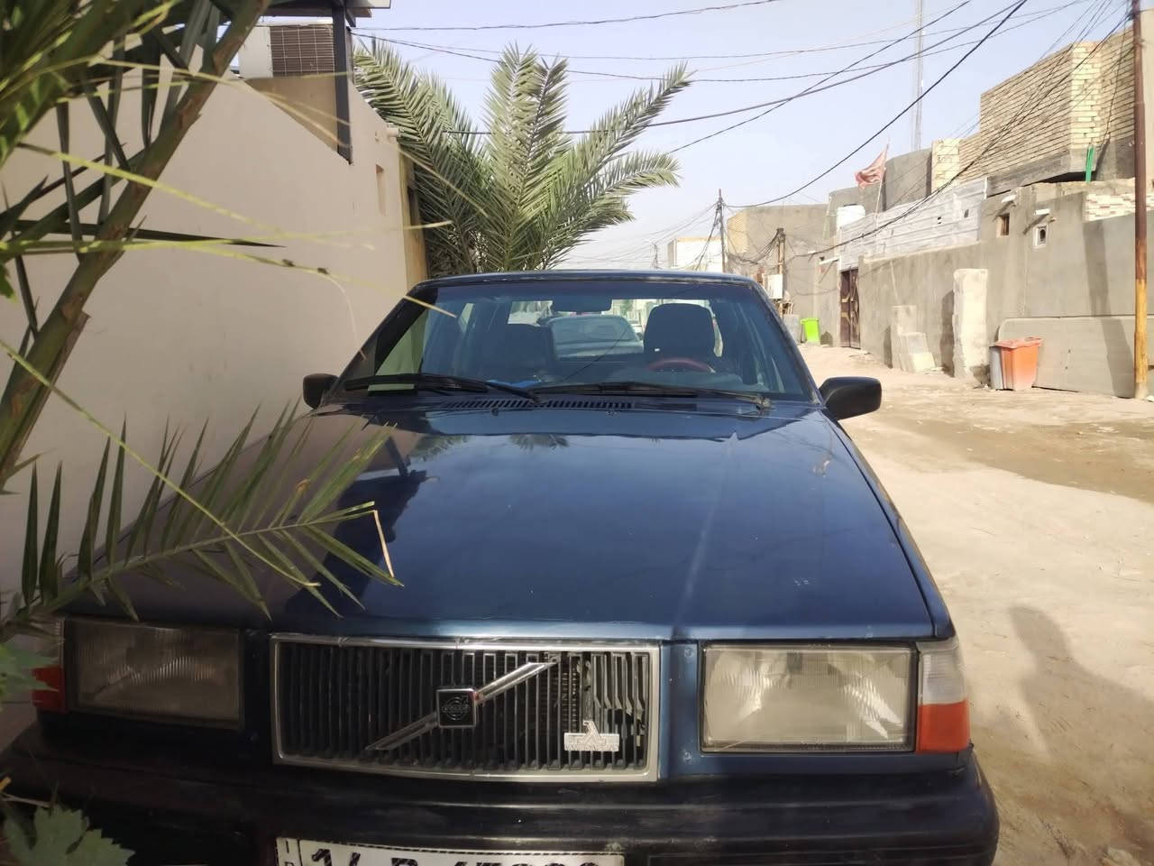 السلام عليكم فالفو 740 للبيع موديل1990 محرك بخاخ كير أوتوماتيك غرفه حلوه ماعايزه كلشي كهربائياتها شغاله رقم انكليزي بصره سنويه بسمي لل2030  تخم تاير باتري جديد حداديه حلوه سياره جاهزه من كلشي السعر 40 للاتصال *********** واتساب
