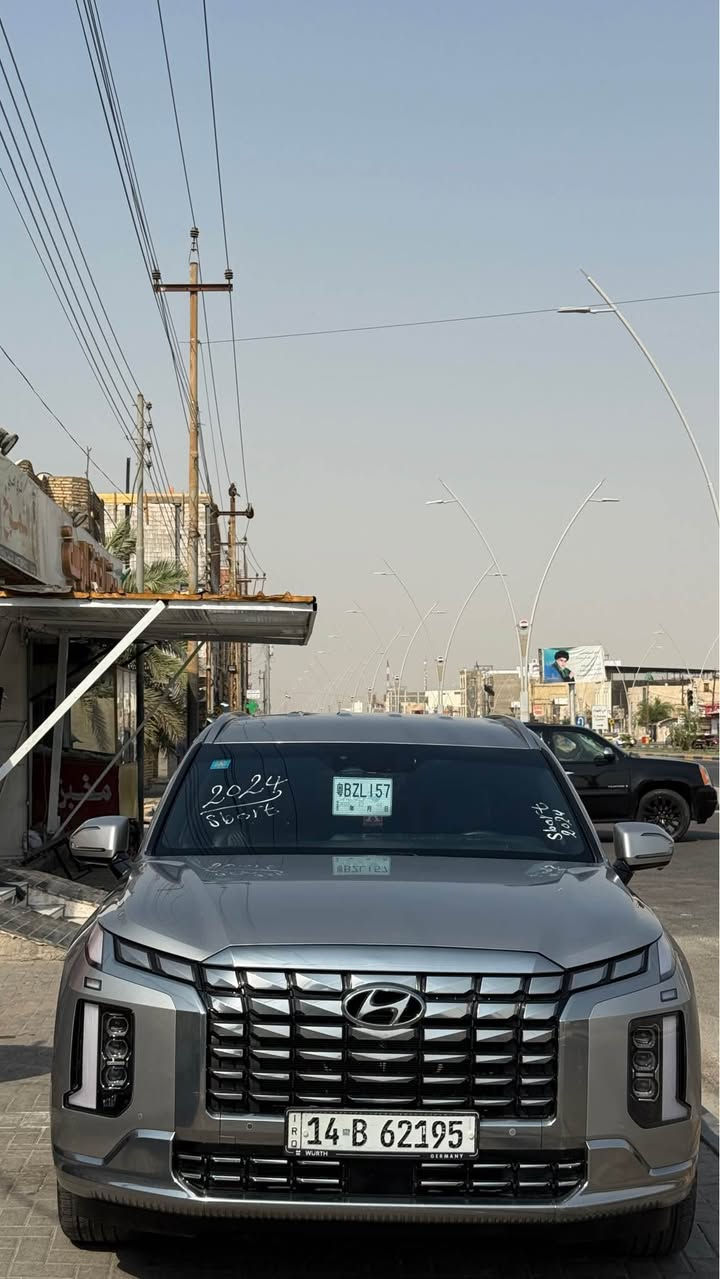 السلام عليكم 
للبيع هيونداي بلسايد 2024 وارد كوري فول اعلى مواصفات بالبلسايد بيهة 3 قطع جاملق وبنيد وباب الباقي كفالة رقم بصرة تحويل ثاني السيارة حيل جديدة ماشية ١٢ الف كيلو وجاهزة ما بيهة اي نقص 
مواصفاتها 
كشنات جلدVip وتدفئة وتبريد ومساج 
عينة دجتل 
مراية وسطية كامرة 
وضعيات قيادة 
تبريد مركزي 
داتاشو (عداد بالجامة الامامية ) 
وبعد بيهة هواي مواصفات 
السعر ٢٤٠ وبيهة مجال وبالعافية على الياخذها 
*********** البصرة, العراق

