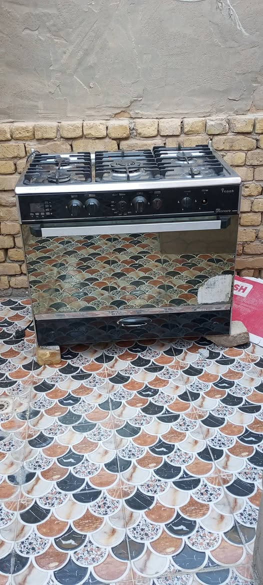 طباخ للبيع ابو خمس عيون كلهم يشتغلون فقط الفرن السفلي مايشتغل سعره 150الف الاتصال بلرقم *********** العنوان الدوانيه الصدر الثالثه قرب جامع زين العابدين

