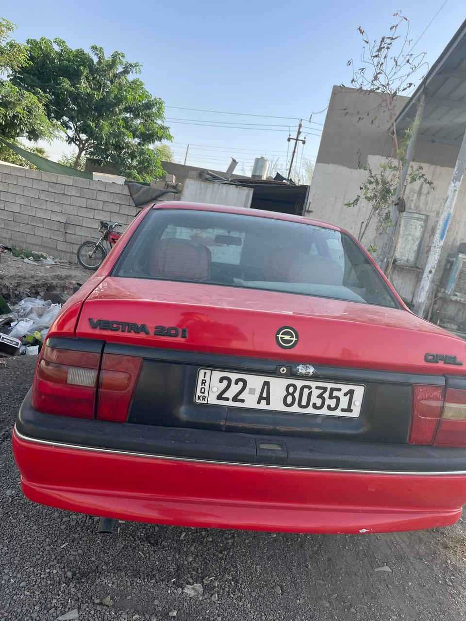 سلاو فرۆشتن 
فکترا٢٠ 
مودیل ١٩٩٤ 
رەقەم هەولیر انگلیزی و سەنەویەی تازەیە هەتا ٢٠٣٠
گیر و مکینە تازە و وەشەرت 
سیارەش پاکە 
رەنگی سویرە
چامەکان بەردەمی کهربایە 
رەقەو مۆبایل ***********
سعر٤٣ نەختی مجال هەیە
شوین سیارە کەرکوک
