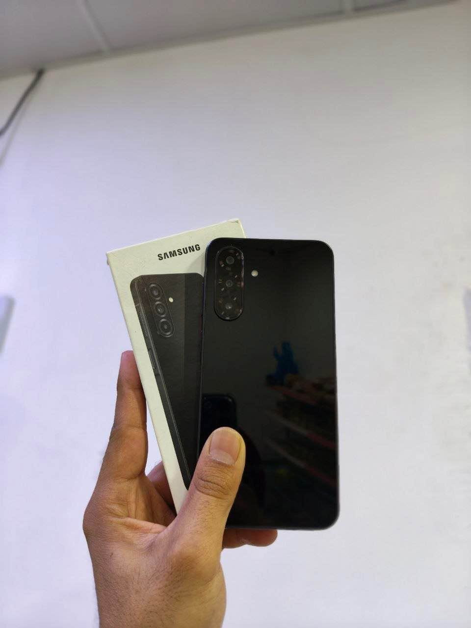 السلام عليكم للبيع سامسونج A26 5G استخدام أسبوع واحد جهاز حاله حال الجديد كامل ملحقات ذاكره 256 عشوائية 16 السعر 310 ألف مكاني البصرة *********** البصرة, العراق
