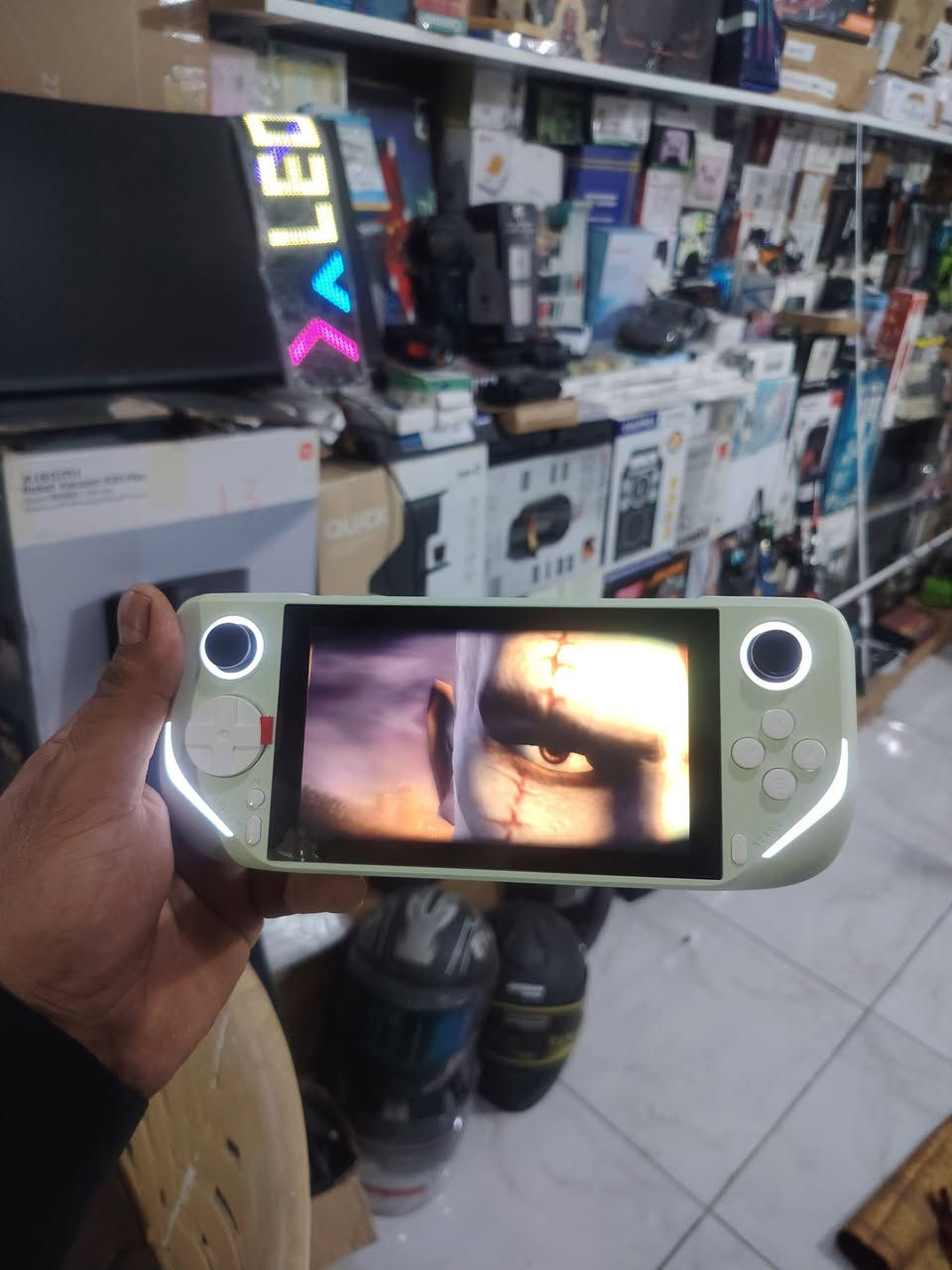 ذاكره ١٢٨ العاب psp و بلي
***********
