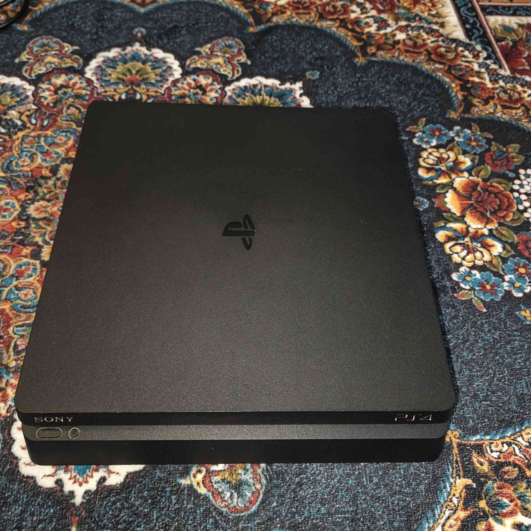 السلام عليكم
جهاز PS4 سلم واحد تيرا للبيع
لوك ستيكر وجهاز نظيف ويا ملحقاته الاصليه مع يدات 2 تجاريه وقرص جي تي اي 5
وقرص رينبو 6سيج
وستاند اقراص ومبرد بلي وشحن يدات 
السعر 330الف
للتواصل***********
العنوان بغداد الحريه
