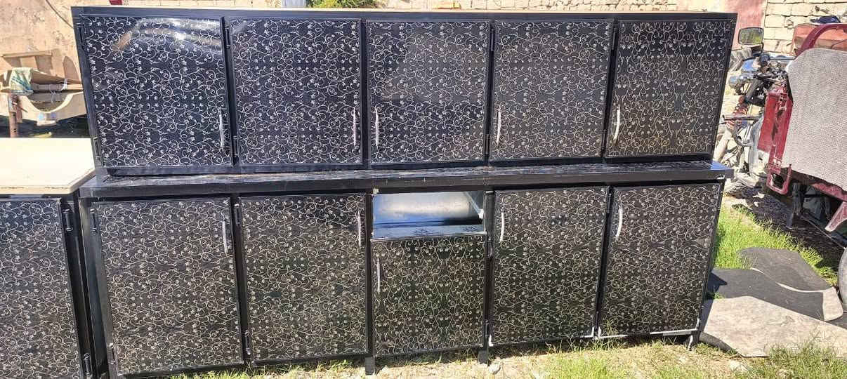السعر350وبيه مجال مترين ونص ارضي مترين ونص  وسنك متر ونص  الاتصال على الرقم ***********
