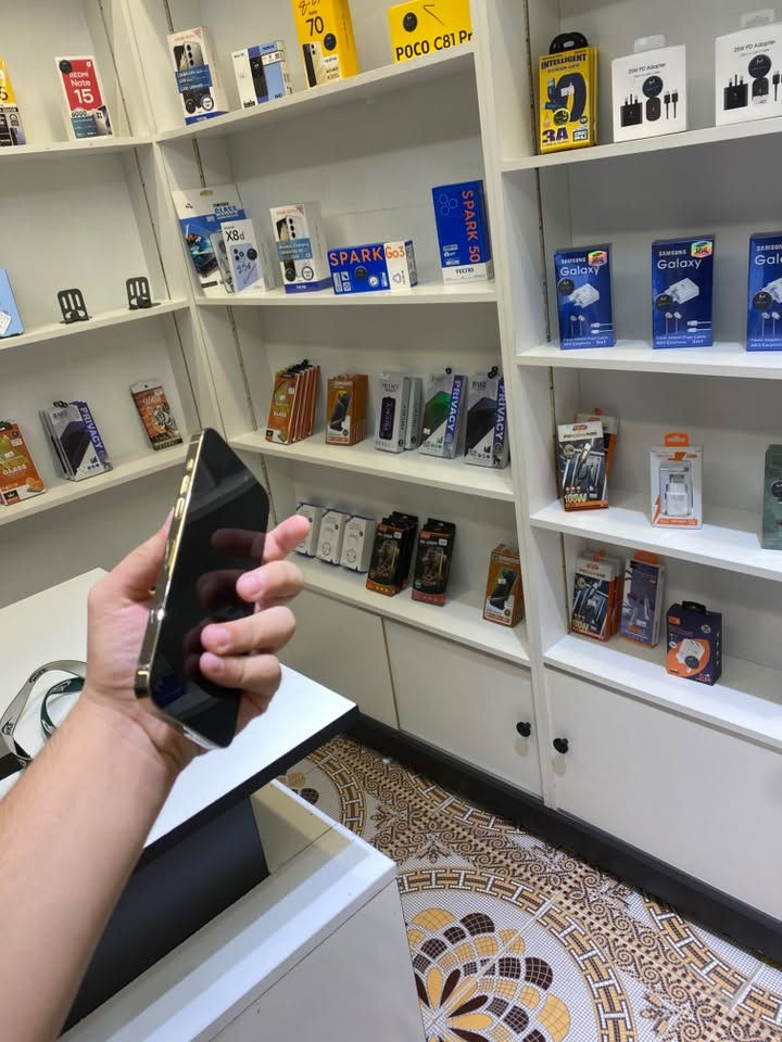 ايفون 14 برو ماكس • ٢٥٦ • بطاريه ٩٠