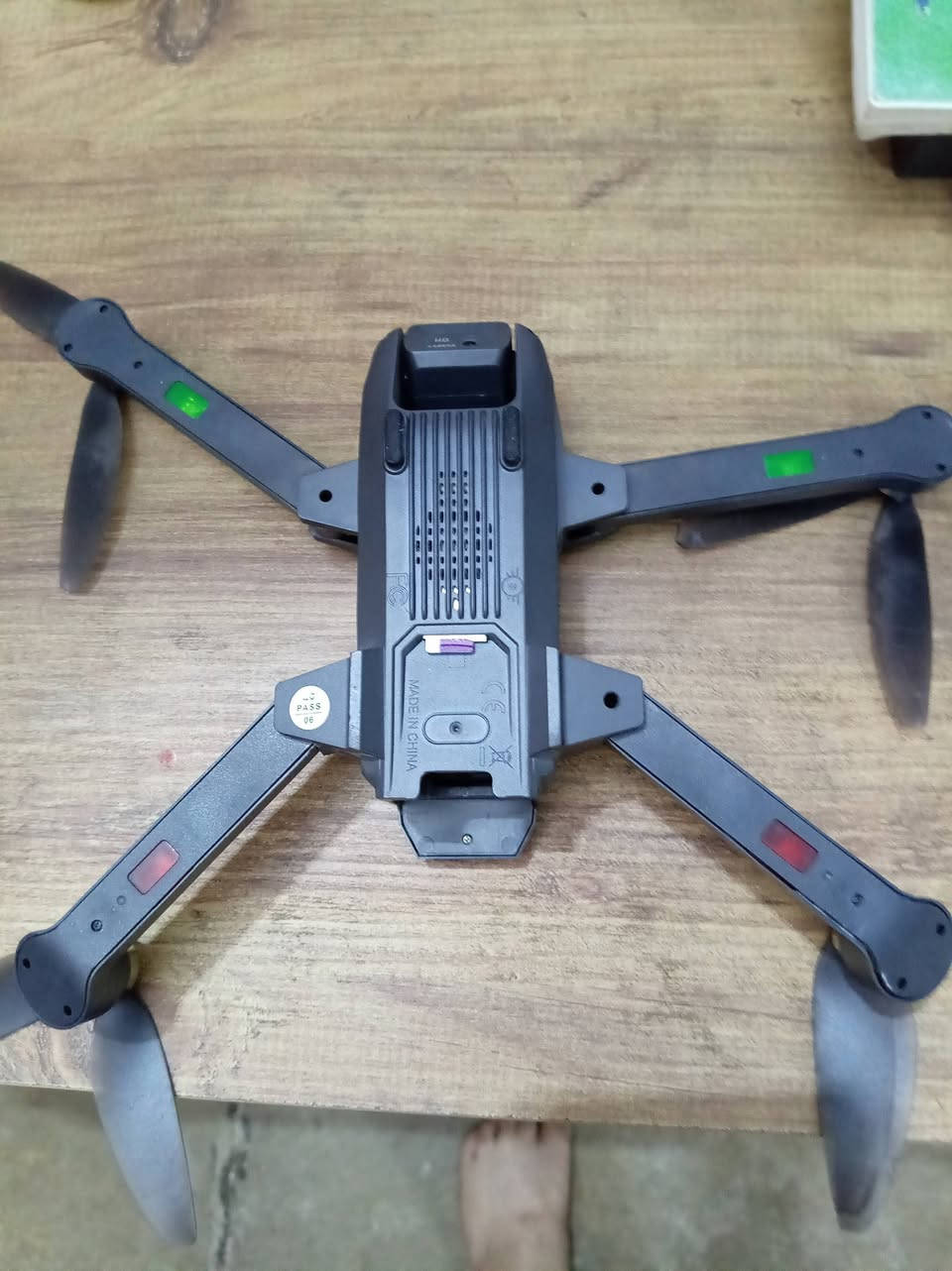درون أحترافي k600 نظافه ٩٥٪١٠٠ طيران ثابتية, بطاريات عدد ٢ جويستك رام خزن ٦٤ السعر ١٥٠ للاستفسار على الرقم، *********** غير متواجد عله الفيس

