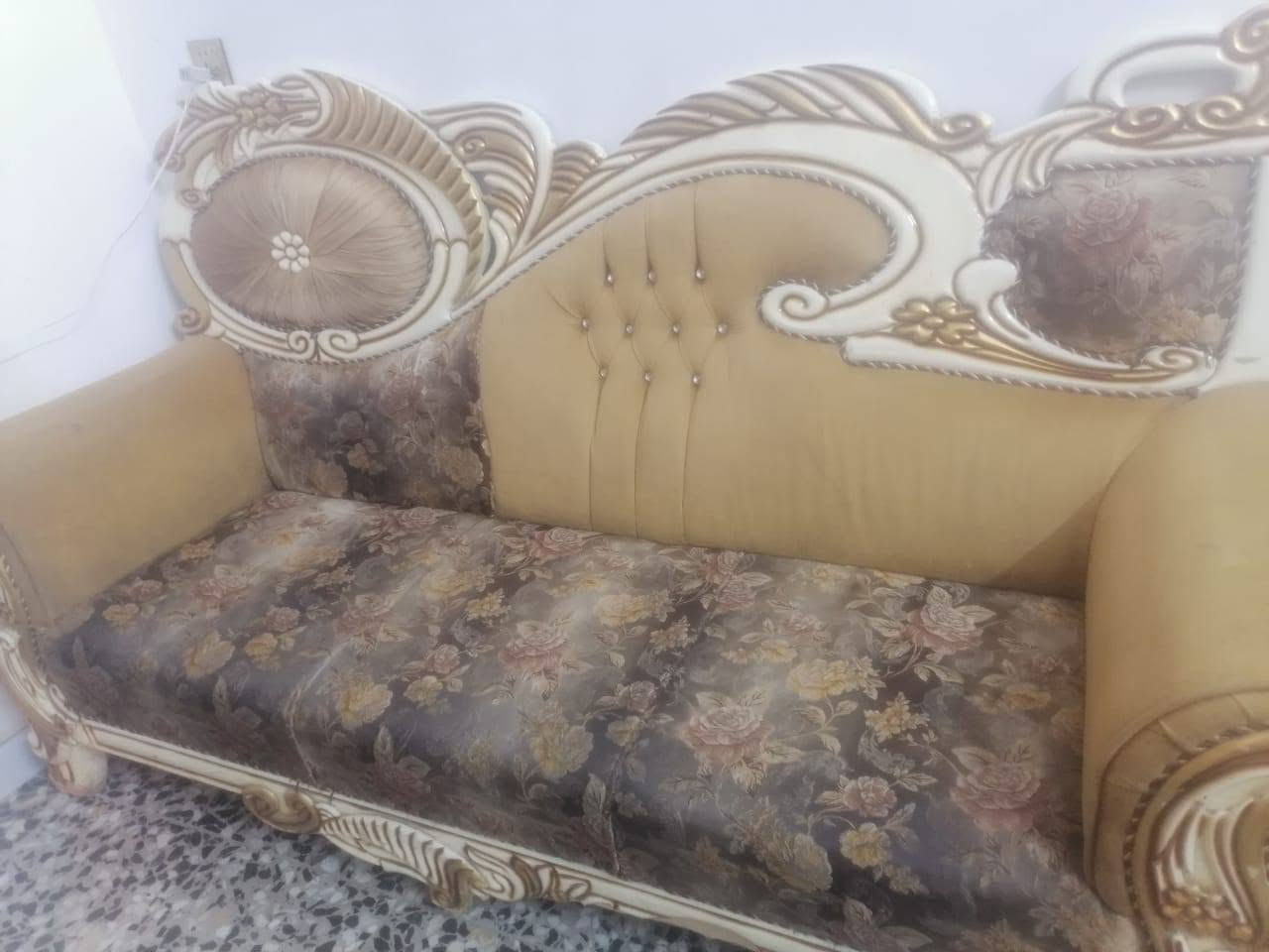 تخم قنفات للبيع يحتوي على 2كبار 2صغار 1وسط السعر 125 وبي. مجال للاستفسار *********** واتساب
