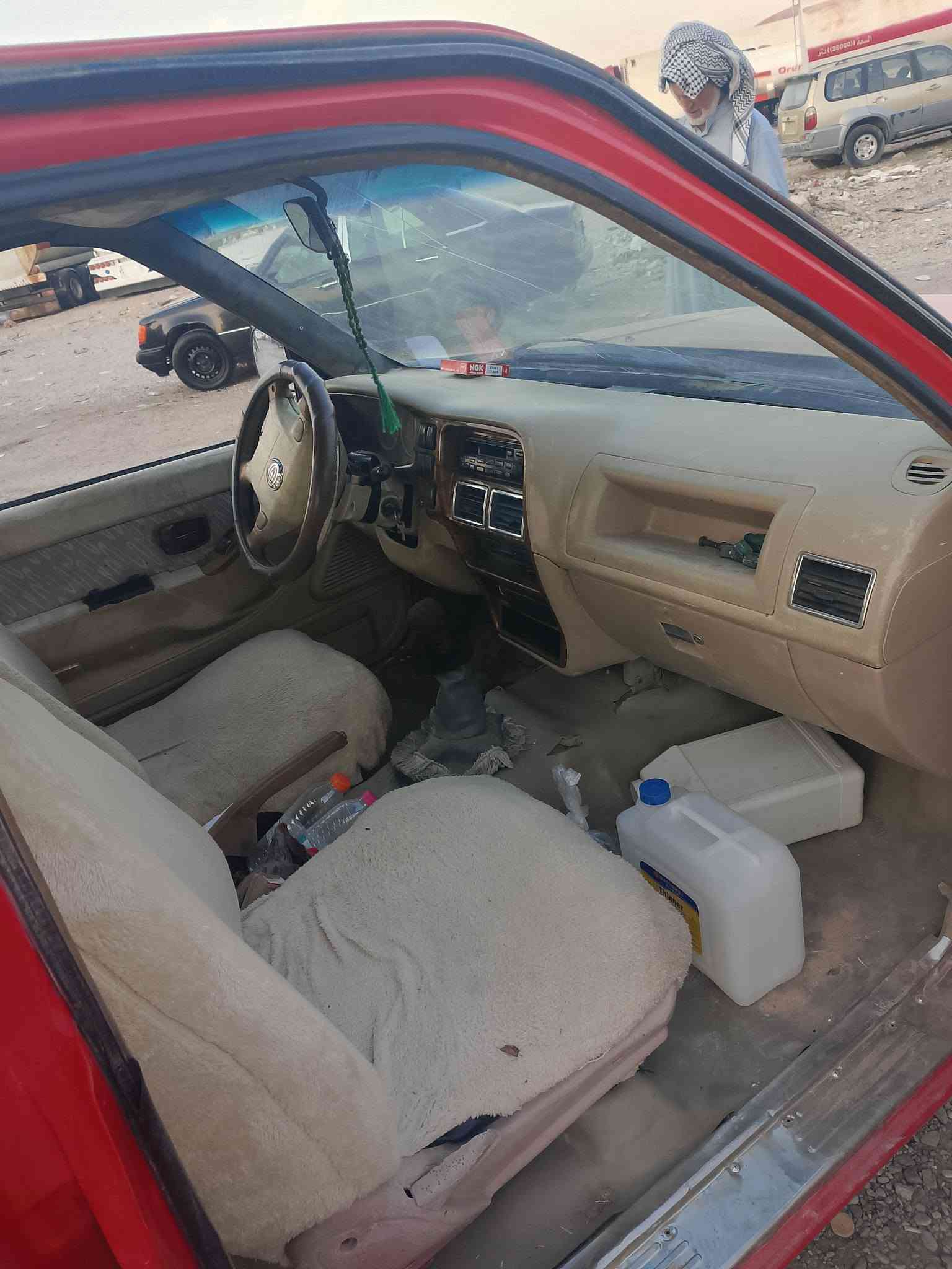گۆناو مکینەی بەخ
بەشەرتی گێڕۆ مکینەی بێ عیب
کارەبای و تەقەو ڕەقەی بێ عیبە
مەنەفێست بەشەرت
نرخی 23گڵا
شوێن کەلار
***********

