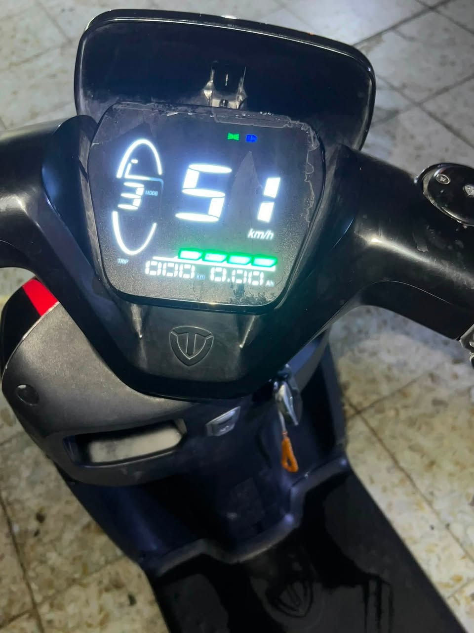 درجه شحن ام عيون ريان نضافه حلوه بطاريات جيد جدن بيه سريح وبصمه مريات 2 بطاريات تجي تشوفهن بعينك عنواني الغزاليه شارع الضغط سعر 650بيه مجال حك جيه اي ستفسار على رقم او خاص *********** فقط وتساب
