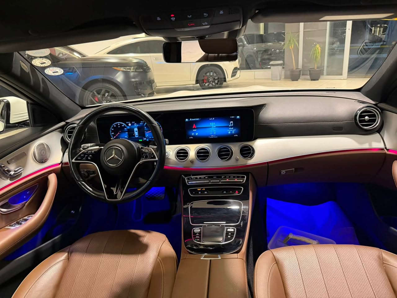 السلام عليكم 
للبيع فقط  مارسدس  E class AMG موديل 2022
وكاله المانية ضمان دولي بصمتين
فول مواصفات ( بانوراما وكامرات 360 درجه ورادارات وحساسات ووضعيات قياده متعدده وكشنات جلد وخزن وتدفئة وبصمات وصندوك كهرباء وبردات وتحديد مسار وقيادة ذاتية ونقطة عمياء وبعد هوايه مواصفات)

🚨السياره مكفولة بدون صبغ او تبديل وگير ومكينه بشرط وماشية 70 الف
🚨السياره مرقمه وجاهزه
السعر : 375 $ورقه 
للاستفسار: ***********
العنوان : السليمانية المعارض الجديده معرض (الجاف)
