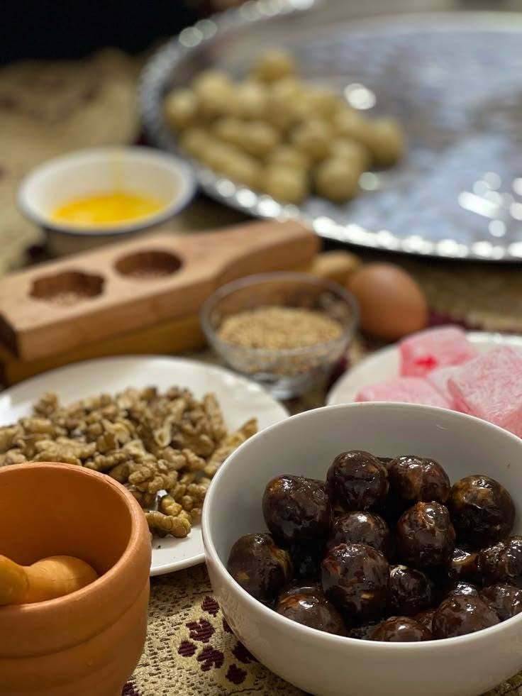 السلام عليكم كليجة هشة وطيبة اليريد يحجز على الوتساب *********** ويوجد توصيل
