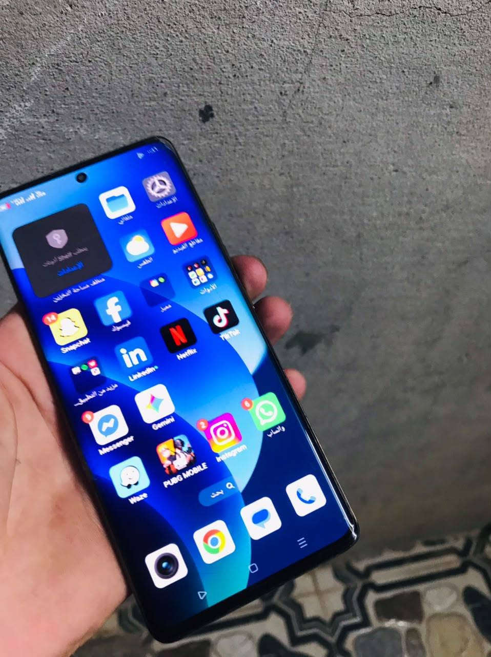 ل سيم realme 11 Pro 5Gذاكره256--رام 16--عيبه فقط لمس بي كسور ابد ما ماثر جهاز كل عيب مابي دبل سيم سعر ١٥٥بي مجال حك جيه ***********

