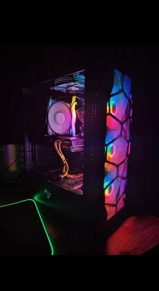 السلام عليكم شباب أخذت هاي الحاسبة وأبد ما استخدمتها  حتى شاشة مشتريت
6600xt

i5 11400f

16gb ram 3200mhz

650w 80plus bronze

ssd 256 

mb h510m

case mass 4fans

cpu cooler rgb

الحاسبة كلش نظيفة ومشتغلة مرات معدودة 

السعر 830 ألف 

مكاني بغداد الدورة 

للاستفسار***********
