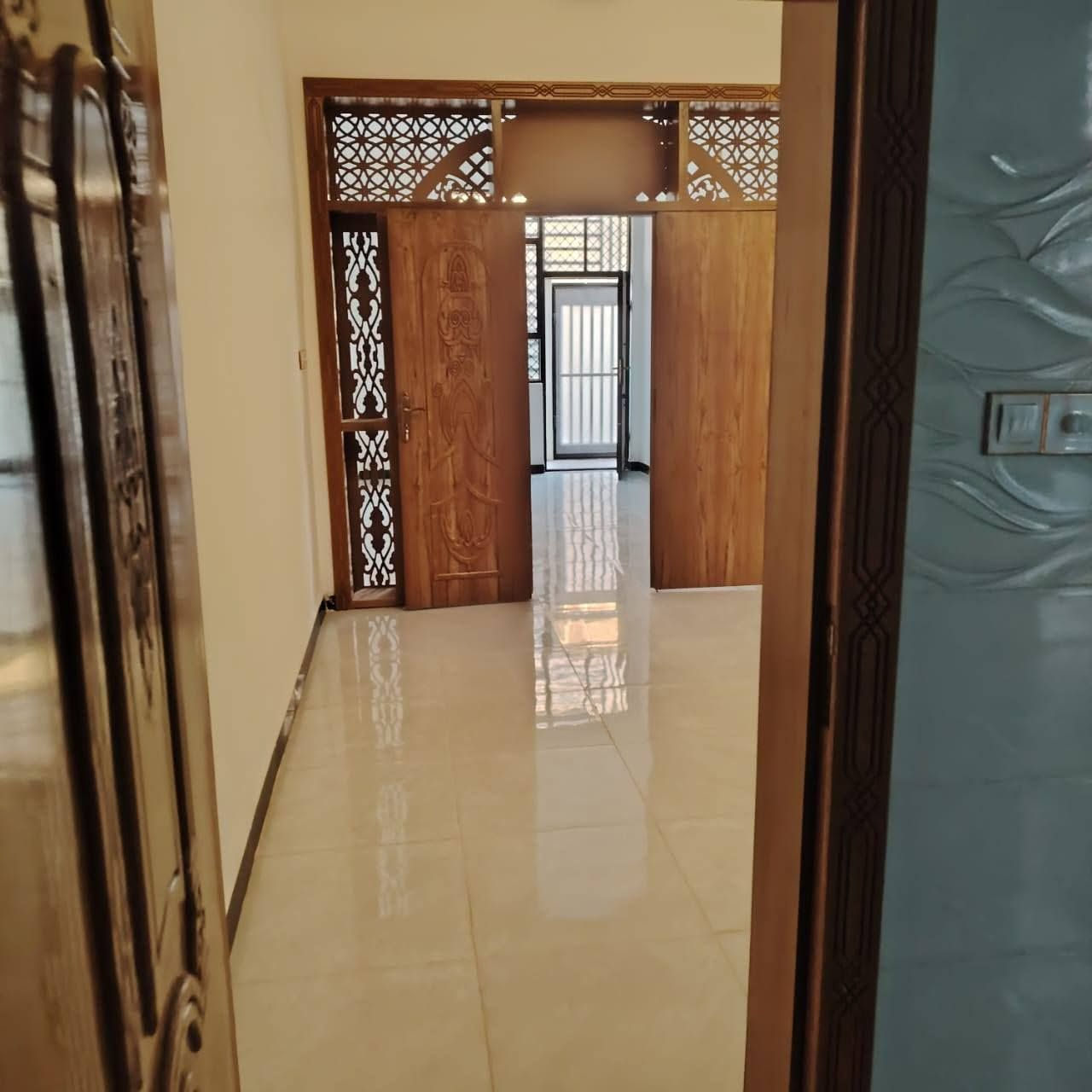 📐 100م – نجف / مجمع بيتي
مقابل مجمع السلطان

🏠 غرفة، صالة، استقبال، مطبخ

🚿 صحيات (2) + مكشوفة

⚡ جميع الخدمات متوفرة

💰 السعر: 68مليون (قابل للتفاوض)
***********

