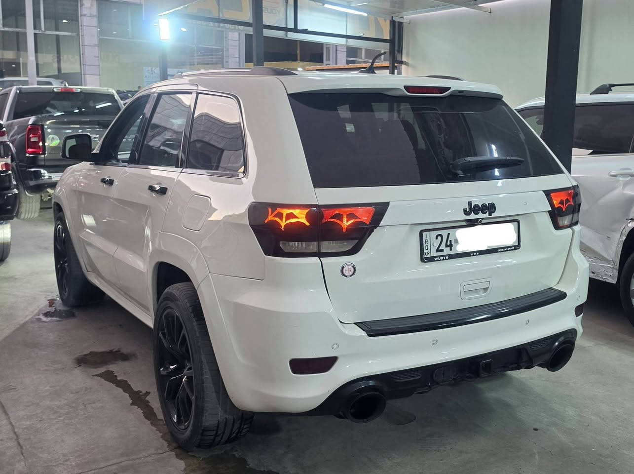 جيب 2012 LIMITED ليمتد
فول مواصفات 
محرك V8 5.7L
كلين تايتل بدون ضرر
بيها ملاحظات بسيطة 

فتحة سقف ( سلايت )
داخل عسلي بالكامل 
كشنات وستيرن هيتر 
مرايات تعتيم
تحديث بالكامل SRT 
ويل قياس 20 SRT

كير ومحرك وتبريد بوضع الشركة 
بدون نقص نهائياً 

رقم دهوك بأسمي 
رقم وسنوية جديدة 

السعر : 130 وبيها مجال 
مكان السيارة دهوك 
***********
***********
اتصال أو واتساب
