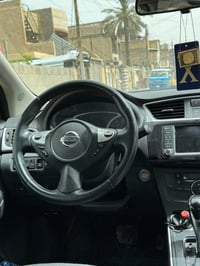 نيسان سنترا موديل ١٩ امريكي ( حادثها جاملغ امامي جهه السايق وشويه من ب...