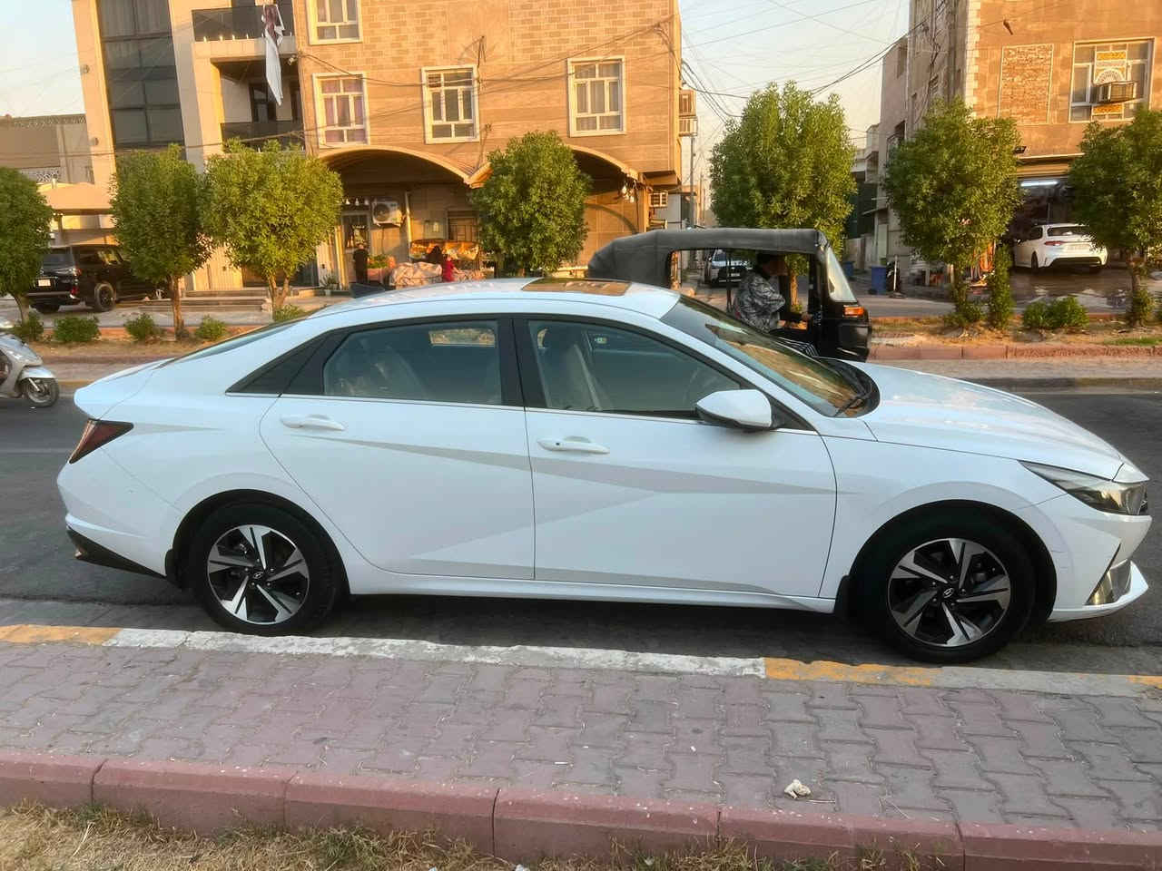 النترا 2021 خليجي مكفول
فول مواصفات واحد ع واحد 
 رقم بغداد ب اسمي 
محرك 2000
فتحه
بصمة 
شحن لاسلكي 
ماشيه 100
السعر 156وبيها مجال
العنوان /بغداد 
***********
