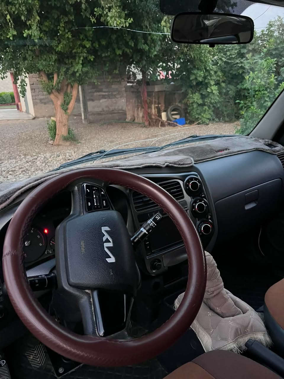 السلام عليكم مكلف بنشر
كيه دبل البيع موديل 24
سياره بعده جديده حلوه حيل عل وظع الشركه ماشه 75الف 
شرط التحويل مكان الساره صلاح الدين المسحك السعر 168وبيه مجال ***********تصل
