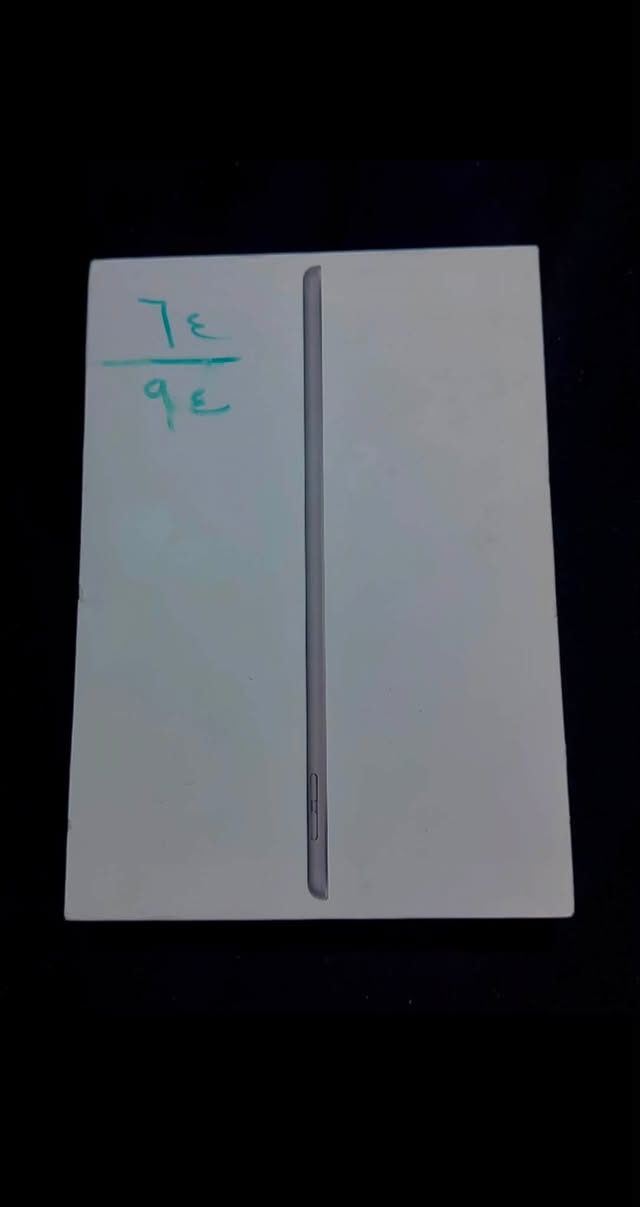 متوفر ايباد 9
جهاز كله علا البلاد 
جهاز صفر 
بطاريه 94
ذاكره 64
ملحقات موجوده 
كارتون وكيبل 
سعر 265
***********

