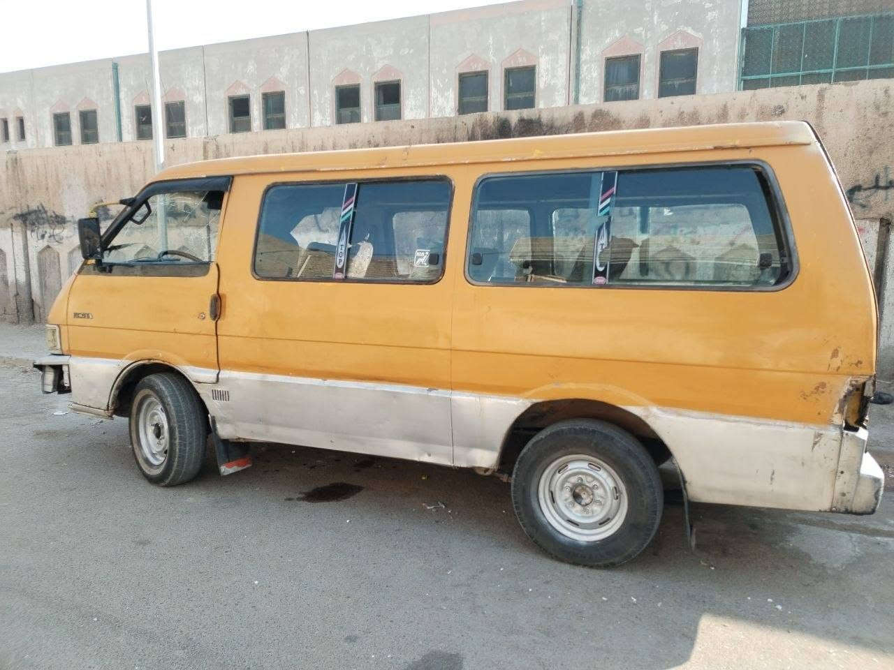 السلام عليكم كية بستا موديل 1993 مكينة وكير نضيفات راعيها ما اندله،،سعر15 بيها مجال مكاني بغداد مدينة الصدر ***********
