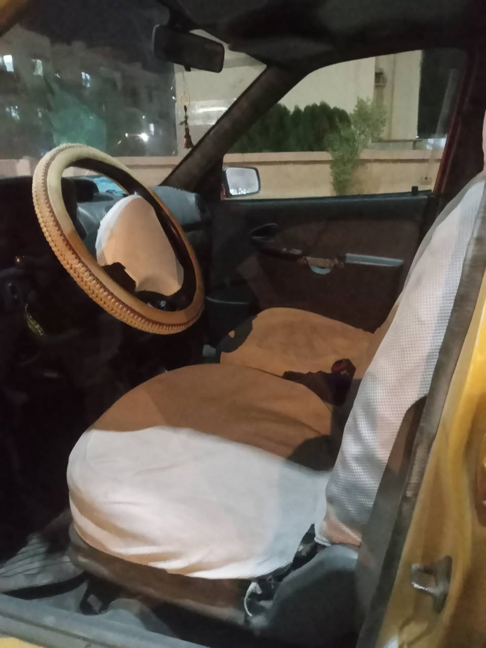 السلام عليكم ورحمة الله وبركاته
سايبه ٢٠١٣ السيارة نضيفه حداديه تبريد السعر ١٣ ورقه مكان السيارة كربلاء 
***********
