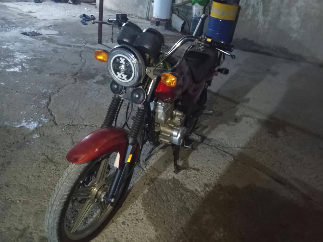 سلام عليكم دراجه دايون كلك للبيع موديل ٢٢ نظيفه كلش ٧٠٠ وبيهه مجال قليل ***********

