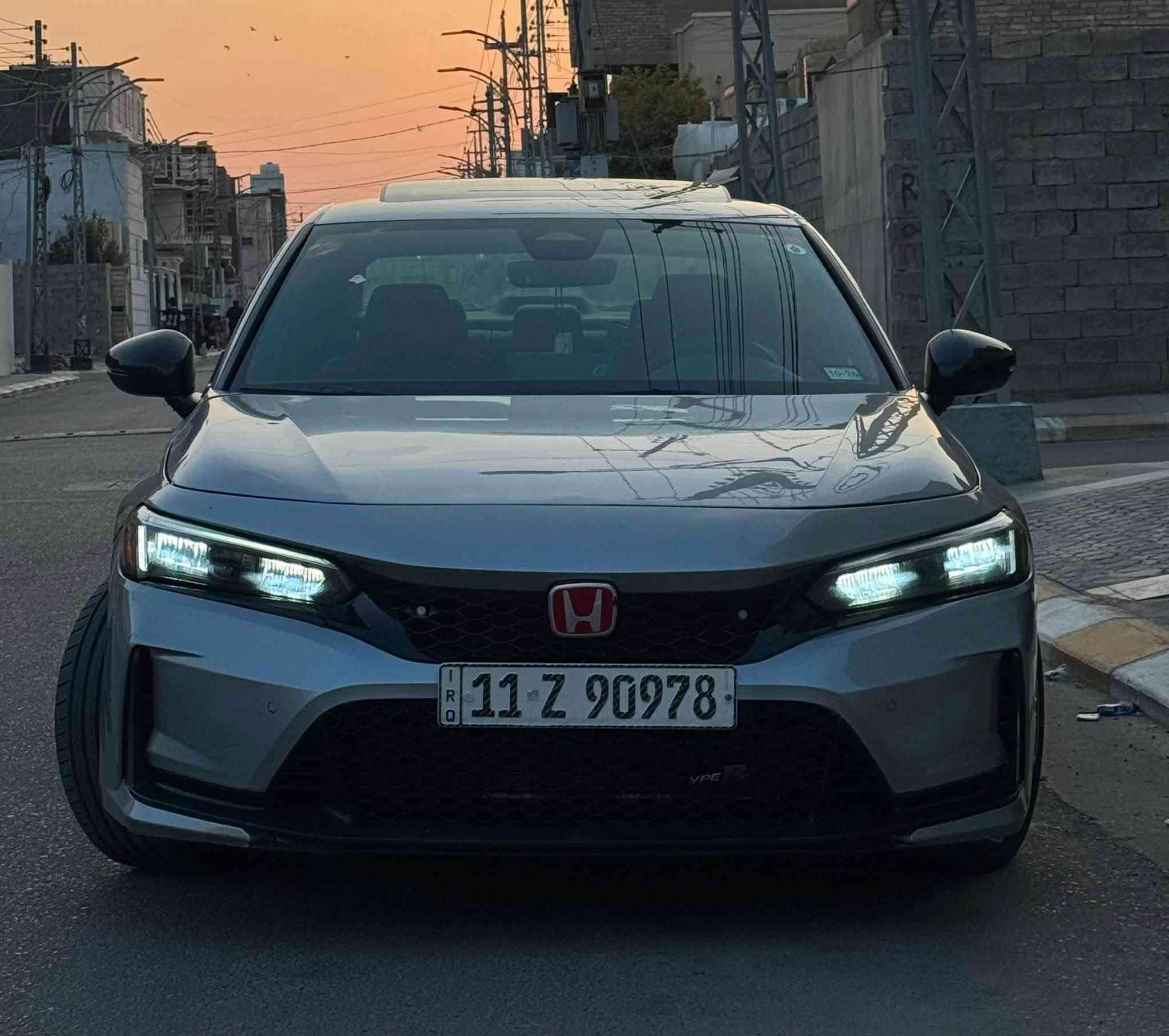 هوندا سيفك 
موديل 2025
هايبرد تورنك  ( two coler ) 
اعلى مواصفات 
فتحه 
سماعات bose 
بصمه 
تحديد مسار 
كشنات جلد
تدفئه كشنات 
رادار جانبي 
رادار امامي
كروس سرعه
 شاشه كار بلي  
اوتو هولد 
‏، Wireless charging
السياره ماشيه 30 الف كيلو فقط
سيارة بيها قطعتين  صبغ , و مكان بارد 
رقم بغداد هزه سنويه جديد ب اسمي 
سياره جديده ما ناقصها اي شي 
مكان السياره الانبار الفلوجه 
رقمي ***********
سعر 150  وبيها مجال للشراي 
رقم الشاصي 2HGFE4F80SH308088
