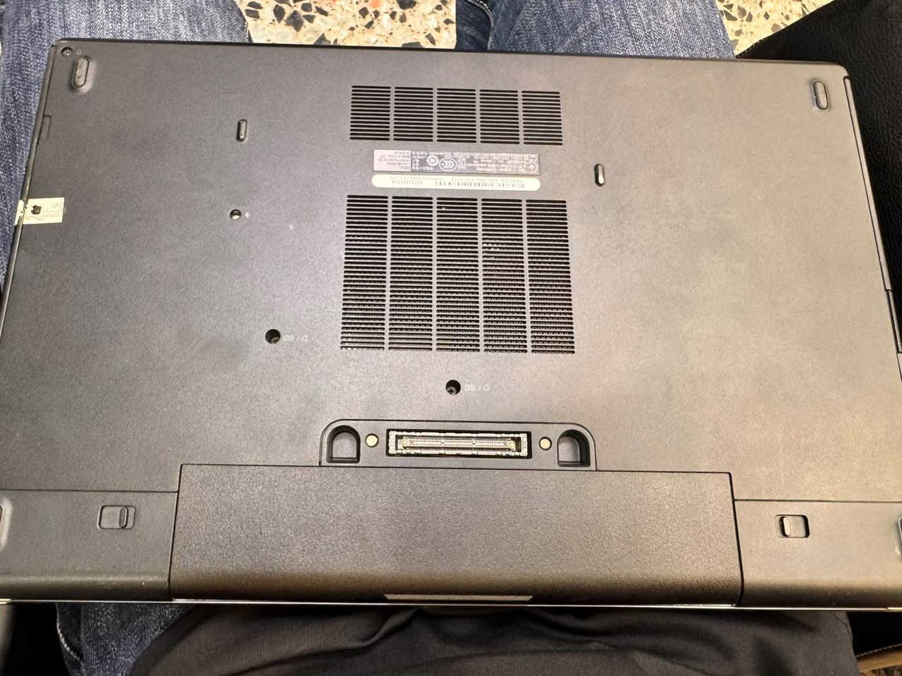 السلام علبكم 
لابتوب Dell Latitude E6540 للبيع
 المعالج Intel Core i7-4800MQ
الكرت الداخلي Intel HD Graphics 4600
الكرت الخارجي AMD Radeon HD 8790M
الرام 16g DDR3L 1600 MHz 
الشاشة 
15.6 inc
1920×1080
السعر 250 الف
التواصل خاص او عالواتس 
***********

