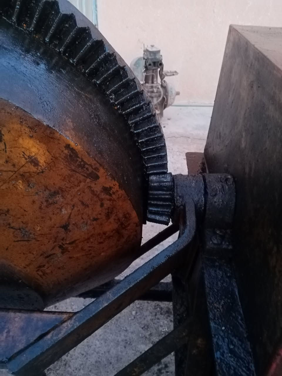 خباطه للبيع لبناني باب أول كدر مكفول محرك عل فحص السعر ((مليون 200))السكن الرمادي التواصل ع هاذه الرقم ***********
