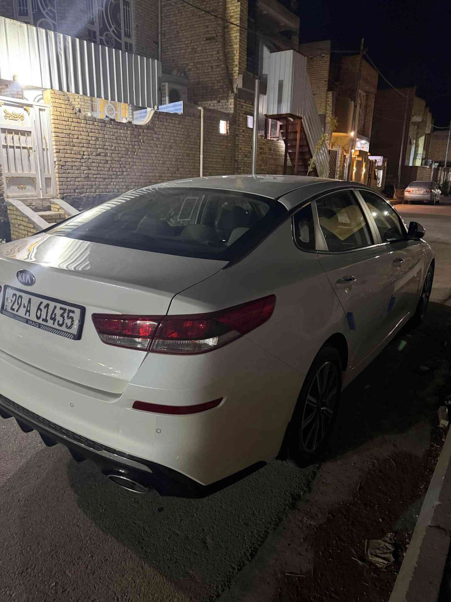 للبيع او مراوس 
أوبتيما 2019 خليجيه كفاله السياره 
رقم واسط دولي بأسمي تحويل مباشر 
هزه جديده رقم جديد 
محرك 2400 مامفتوح شركه 
مواصفات عاديه الشركه العامه 
حساسات امامي خلفي 
شفتات ستيرن تبريد قطعتين 
سياره جاهزه وجديده 
السعر 178 وبيها مجال قليل 

مكان السياره واسط الكوت 
الشراي يتصل *********** دهل اوران, واسط

